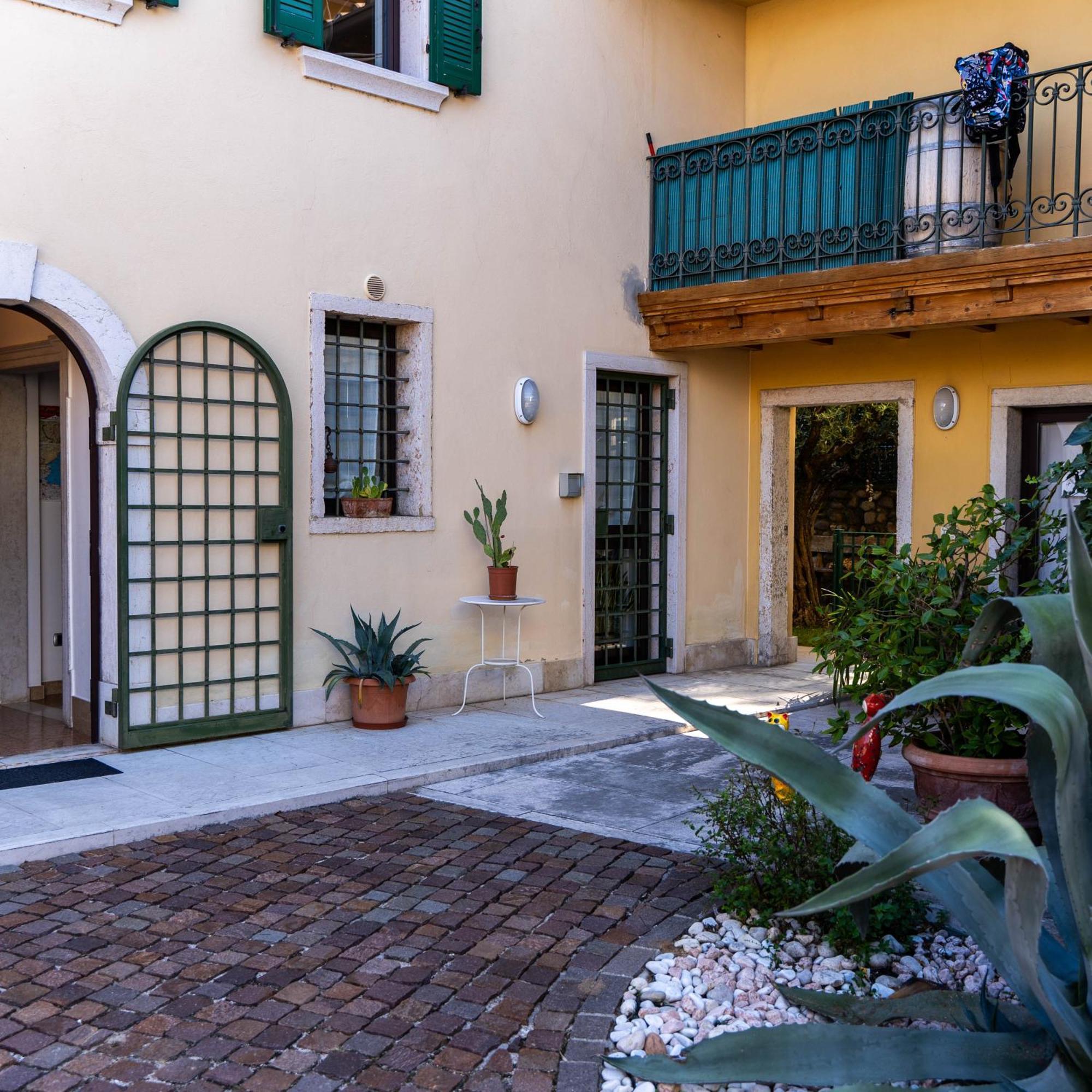 A Casa Di Tom Bed & Breakfast Sant'Ambrogio di Valpolicella Ngoại thất bức ảnh