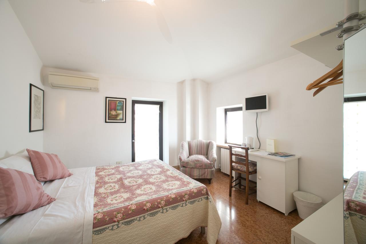 A Casa Di Tom Bed & Breakfast Sant'Ambrogio di Valpolicella Ngoại thất bức ảnh